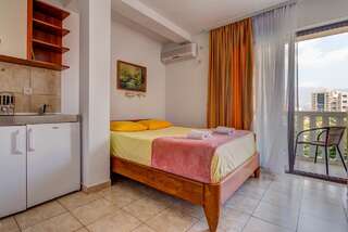 Апартаменты Viola Apartments Будва Номер-студио с балконом-6